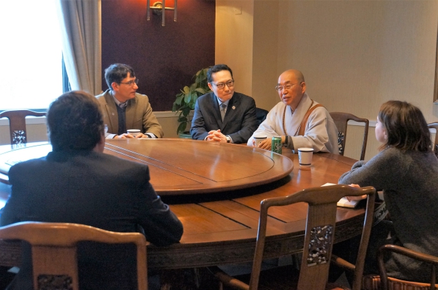 Sunim meeting with the Think Tank Institute