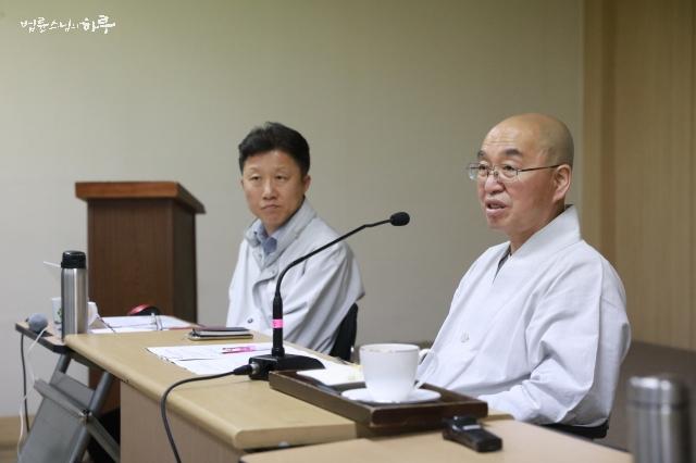 Sunim shares his experiences in North Korea